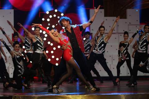 Hrithik Roshan performs at IIFA 2015 Day 2