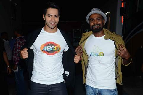 Remo Dsouza and Varun Dhawan pose for the media at ABCD 2 Pond's Men Promotions