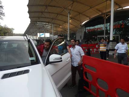 Salman Khan Snapped at Airport