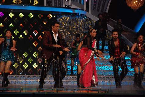 Karisma Kapoor and Govinda Shakes a Leg at ZEE DID Grand Finale