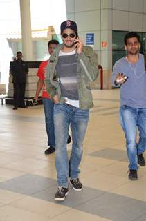 Sidharth Malhotra Snapped at Airport