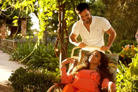 Hamari Adhuri Kahani