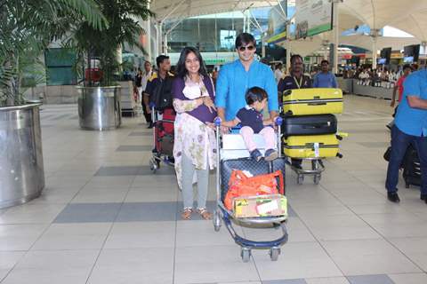 Vivek Oberoi Snapped With His Family at Airport