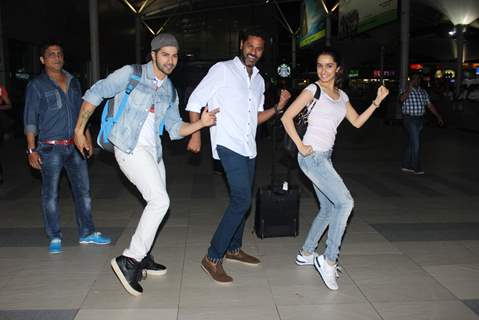 Prabhudeva, Varun Dhawan and Shraddha Kapoor Dances at Airport