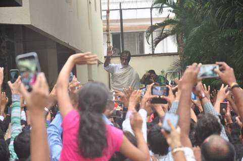 Big B Snapped at Jalsa