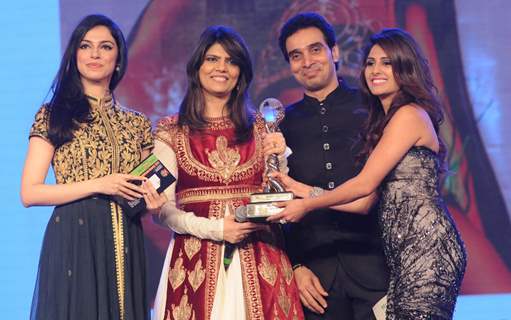 Divya Khosla, Sunita Dube, Neeraj Dube and Miss India Neha at MedScapeIndia Awards