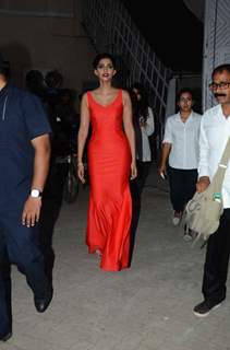 Sonam Kapoor Snapped at Mehboob Studio for Prem Rtan Dhan Payo Shoot