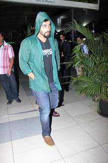 Arjun Kapoor Snapped at Airport