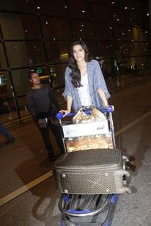 Kriti Sanon Back from Dilwale Shoot!