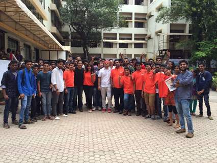 Aditya Narayan Clicks Photo With Students During the Promotions of Marathi Movie 'Carry On Maratha'