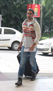 Kunal Kapoor Snapped at Airport