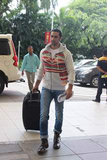 Kunal Kapoor Snapped at Airport