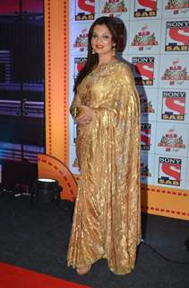 Deepshikha Nagpal poses for the media at SAB Ke Anokhe Awards