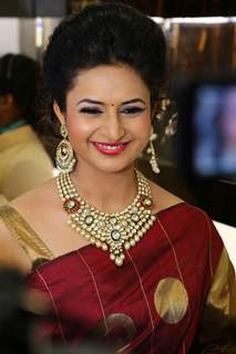 Divyanka Tripathi at Bikaneri Jewels Store Launch