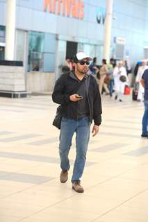 Mika Singh Snapped at Airport