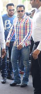 Salman Khan Leaves for Delhi