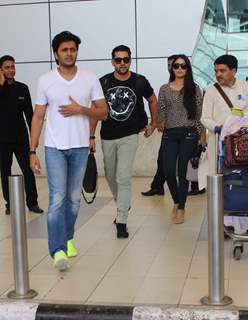 Riteish Deshmukh and Aftab Shivdasani Snapped at Airport