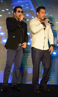 Salman and Mika for Promotions of Bajrangi Bhaijaan in Delhi