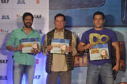 Salman Khan launches a book on Bajrangi Bhaijaan