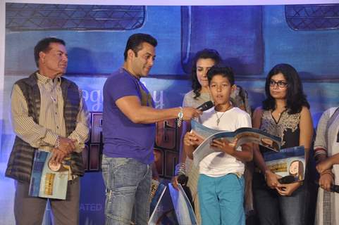 Salman Khan launches a book on Bajrangi Bhaijaan at a city school