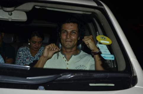 Randeep Hooda Shows the Mace Pendant at Screening of Bajrangi Bhaijaan