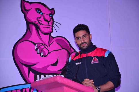 Abhishek Bachchan Adresses Press Conference of Jaipur Pink Panthers