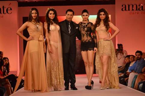Satarupa Pyne, Kyra Dutt, Madhur, Avani Modi and Akanksha Puri at Amante fashion Show