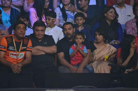 Ronnie Screwvala, Rishi Kappor and Aamir Khan Watch the Kabaddi Match