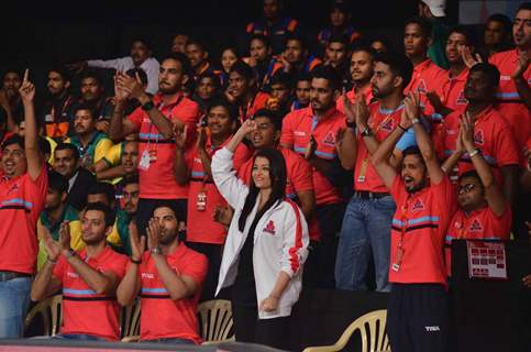 Aishwarya Rai Cheers for Pink Panther at  First Match of Kabaddi