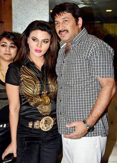 Rakhi Sawant and Manoj Tiwari at Ravi Kissen's Birthday Bash