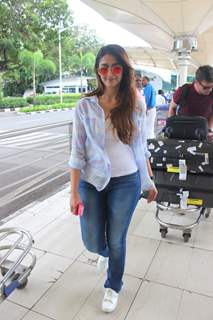 Beautiful Ileana Dcruz Snapped at Airport