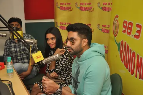 Abhishek Bachchan and Asin for Promotions of All is Well on Radio Mirchi
