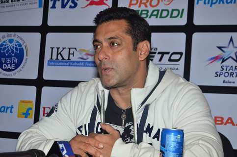 Salman at Pro Kabaddi Match