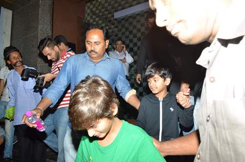 Hrithik Roshan Snapped With Kids