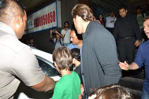 Hrithik Roshan Snapped With Kids