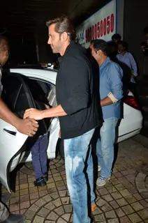 Hrithik Roshan Snapped With Kids