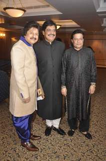 Pankaj Udhas and Anup Jalota at Khazana Gazal Festival