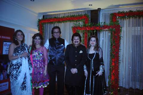 Talat Aziz, Bina Aziz and Pankaj Udhas With his Wife at Khazana Gazal Festival - Day 2