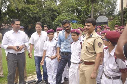 Suniel Shetty at Traffic Awareness Event Interacts With School Kids