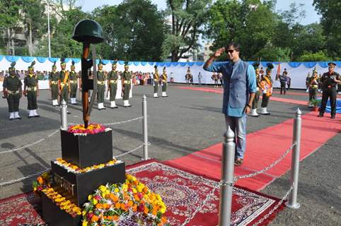 Vivek Oberoi Salutes the Amar Jawan - on Kargil Diwas at Bhonsala Military School