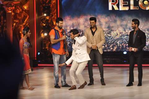 Riteish Deshmukh Shows His Funky Dance Steps During Promotions of Bangistan on Jhalak Dikhla Jaa 8