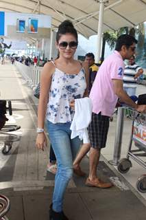 Celebs Snapped at Airport