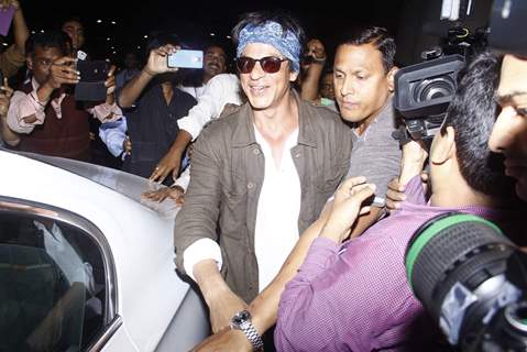 Shah Rukh Khan Snapped at Airport