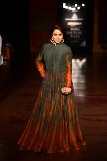 Tisca Chopra Walks at India Couture Week - Day 3 & 4