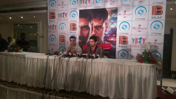 Sidharth Malhotra and Akshay Kumar Promotes Brothers in Nagpur