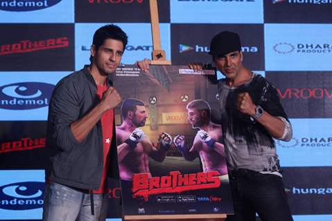 Akshay Kumar and Sidharth Malhotra Launch the Brothers 'Clash of Fighters' Mobile Game