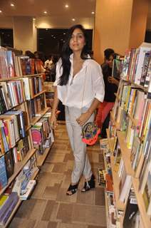 Shveta Salve poses for the media at the Book Launch of 'The Lazy Girl's Guide to Being Fit'
