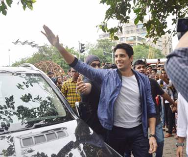 Sidharth Malhotra waves to is fans at the Promotions of Brothers at a College Festival