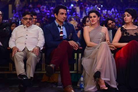 Taapsee and Sonu Sood at SIIMA 2015