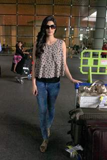 Kriti Sanon Snapped at Airport